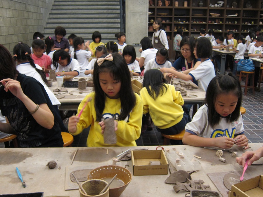 陶器教室シーン