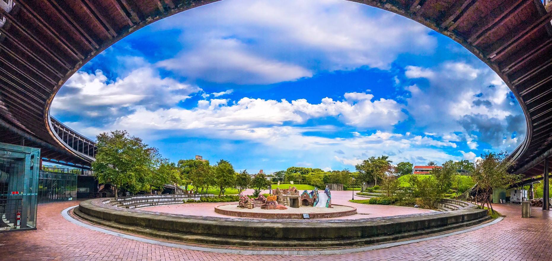 月形広場パノラマ