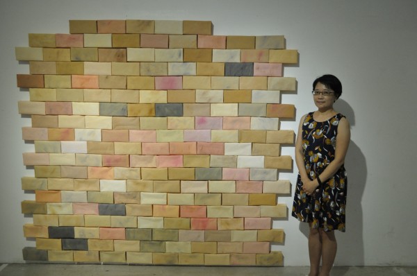 新北市板橋435藝文特區駐村藝術家黃郁涵創作個展「牆」。(435藝文特區提供)