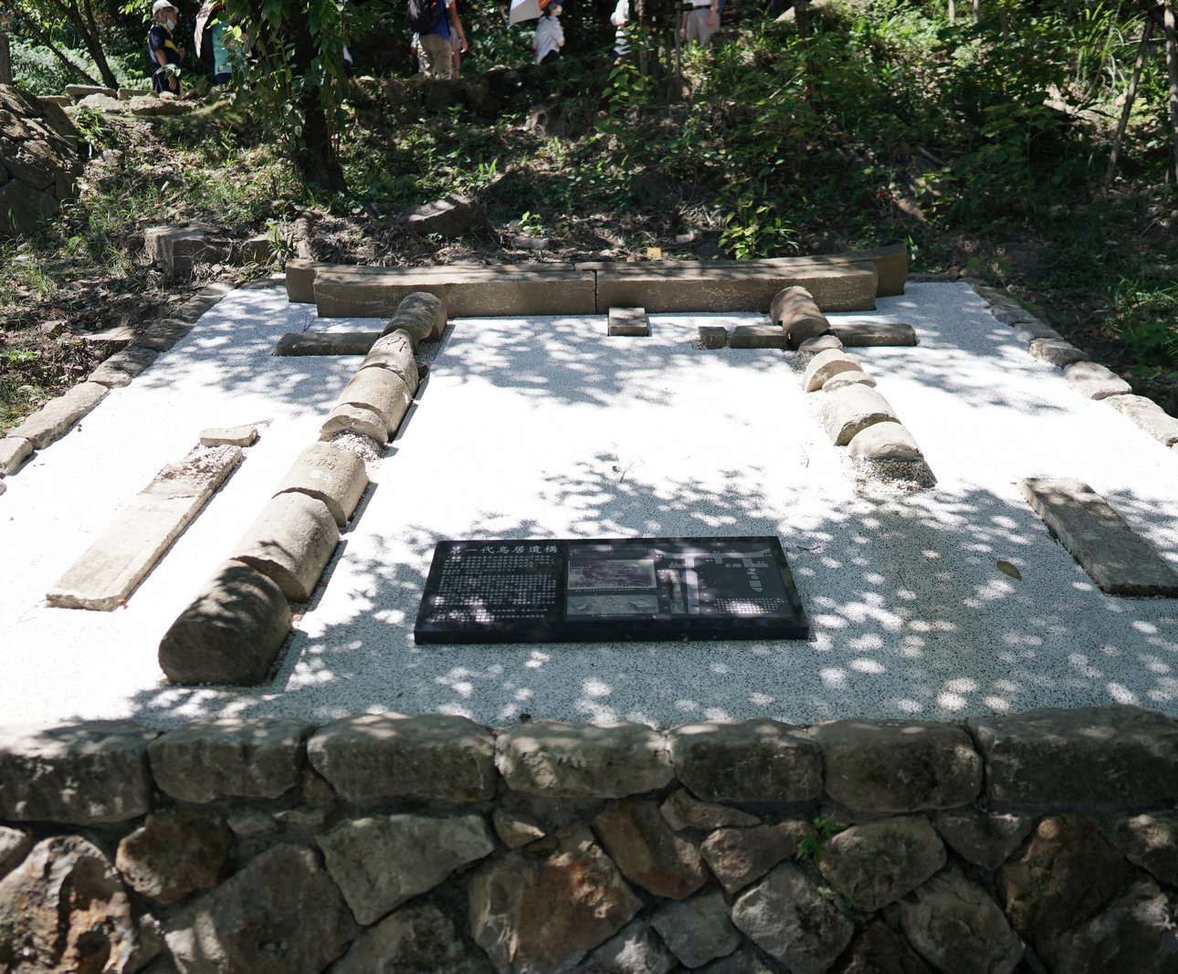 台電公司於金瓜石神社修復中，重現第一代鳥居遺構。