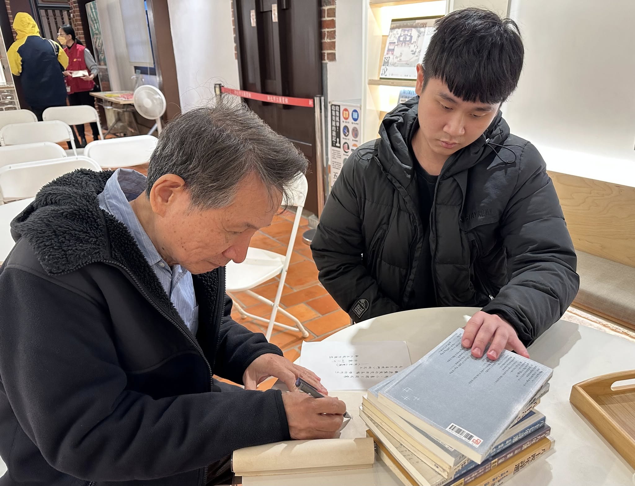 白靈與參與者