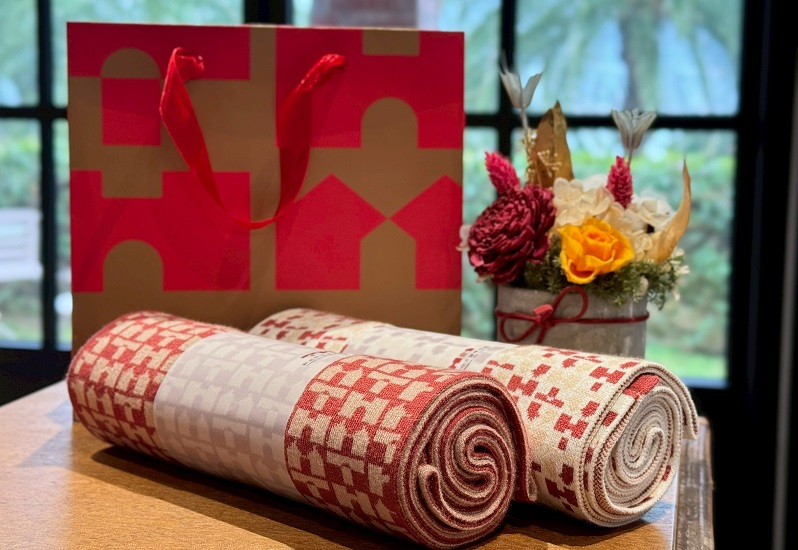 淡古THM品牌圍巾